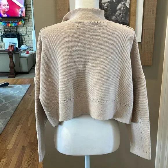 Akira CROPPED V NECK POLO SWEATER - Picture 6 of 8